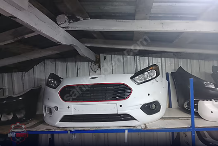 Ford Courier Sağ Sol Far ve Ön Tampon