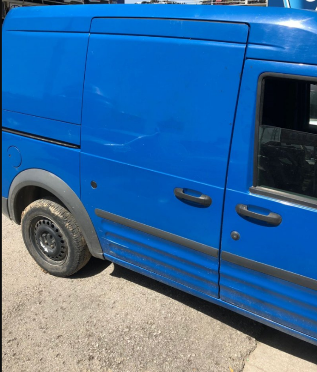 Ford Connect Sağ Sürgülü Kapı Çıkma
