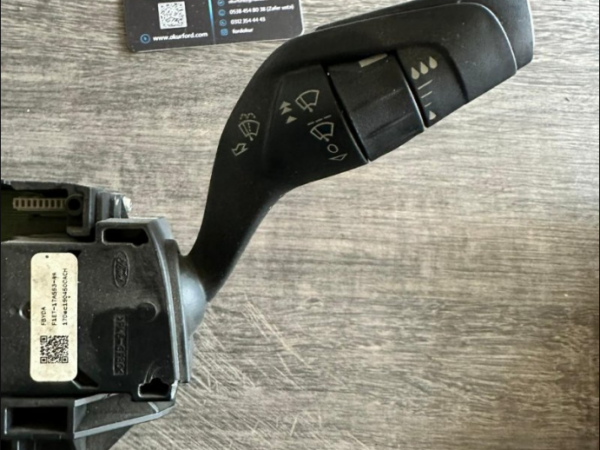 Ford Focus 3 Silecek Kolu Orijinal Çıkma