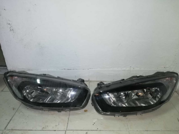 Ford Courier Far İçi Siyah Takım Çıkma