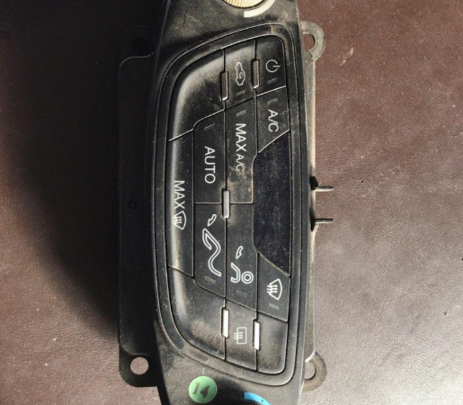 Ford Courier Klima Kontrol Paneli Modülü Çıkma