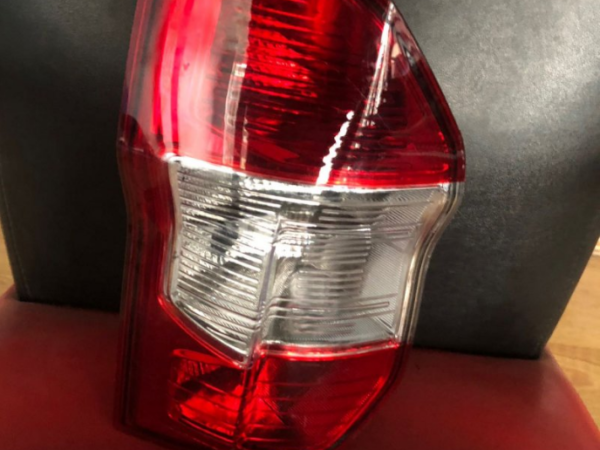 Ford Courier Sağ Stop Çıkma Orijinal