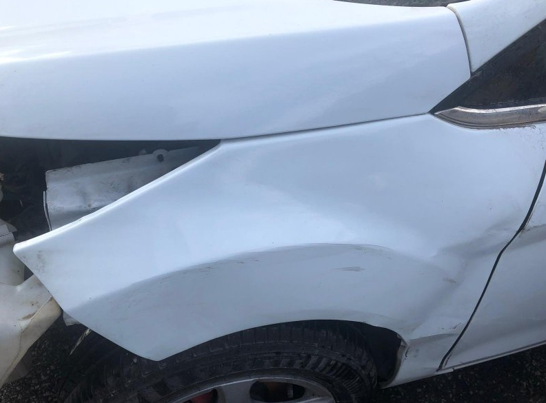 Ford Fiesta Sol Çamurluk Çıkma Orjinal Beyaz