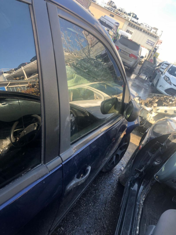 Ford Fiesta Sağ Ön Kapı Çıkma Orjinal