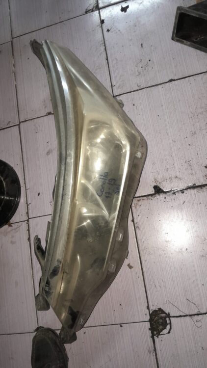 2017-2019 toyota corolla sol far