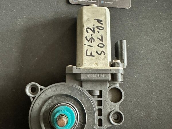 Ford Fiesta 2 Sol Ön Cam Motoru Çıkma