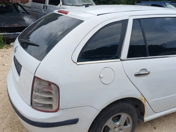 Skoda Fabia 1.2 12v Çıkma Sağ Arka Çamurluk