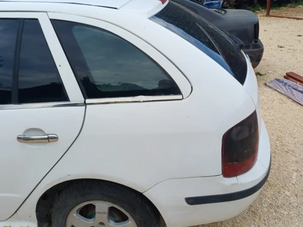 Skoda Fabia 1.2 12v Çıkma Sol Arka Çamurluk