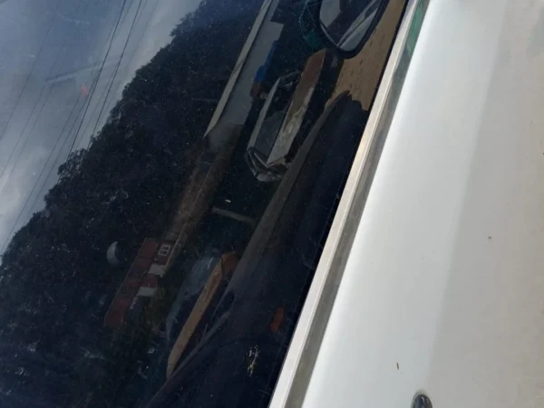 Skoda Fabia Çıkma Sağ Ön Cam Sıyırıcı Fitil
