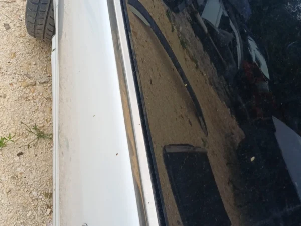 Skoda Fabia Çıkma Sol Ön Cam Sıyırıcı Fitil