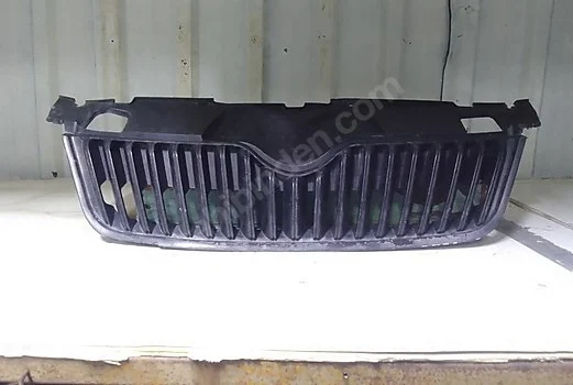 Skoda Fabia Ön Panjur Çıkma Orijinal