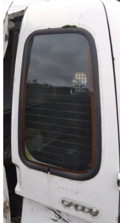 Caddy Bagaj Kapağı Camı