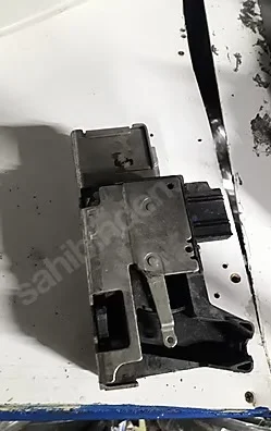 Ford Connect Sol Ön Kapı Kilidi Çıkma Orijinal