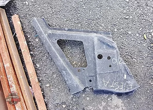 Ford Fiesta Ön Tavan Direği Çıkma Orijinal