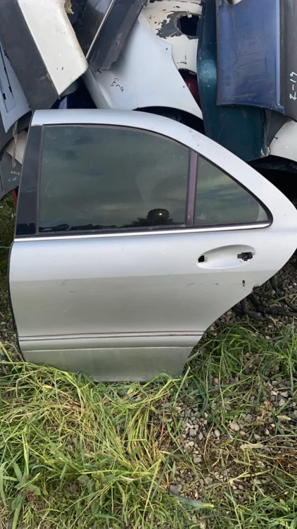 Mercedes W 220 Çıkma Sol Arka Kapı
