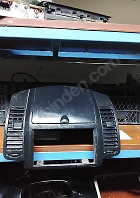 Nissan Note E11 Teyp Çerçevesi Kalorifer Izgaraları Çıkma Orijinal