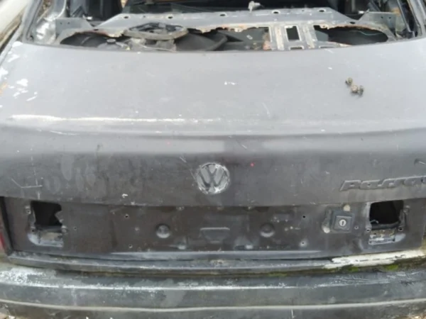 Passat B3 Bagaj Kapağı