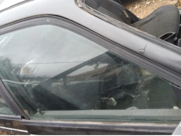Passat B3 Sağ Ön Cam