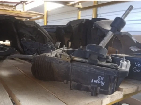 Passat B5 1.8 5 İleri Vites Mekanizması Levye Çıkma Orijinal