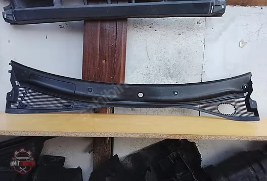 Renault Kangoo Ön Cam Izgarası Çıkma Orijinal