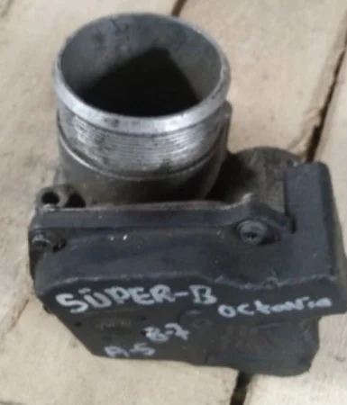 Skoda Octavia Süper-B-B7-A5 Gaz Kelebeği
