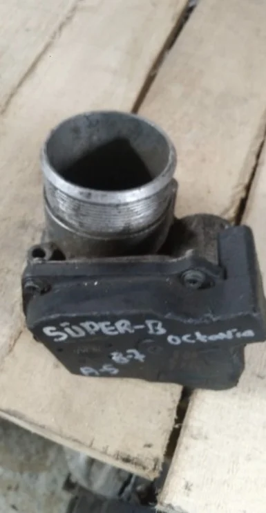 Skoda Octavia Süper-B-B7-A5 Gaz Kelebeği