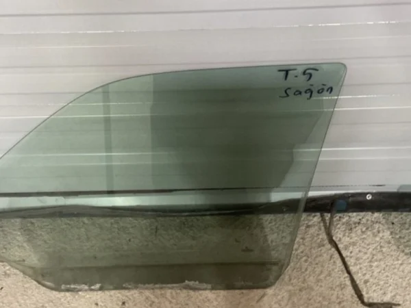 T5 Sağ Ön Cam