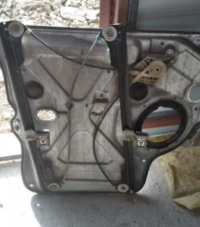 Transporter T5 Sağ Ön Cam Krikosu
