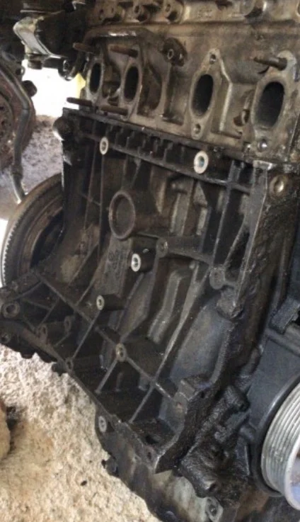 Volkswagen 1.6 8v Ayd-Nfs-Avu-Ahl-Arm-Ana-Alz Kodlu Yarım Motor Blok Parça