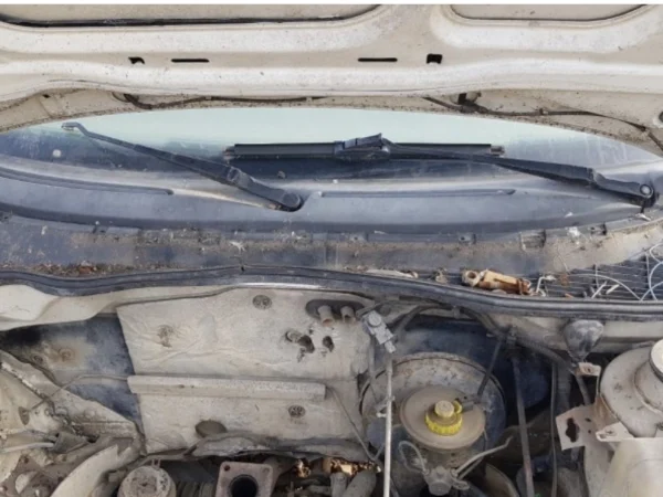 Volkswagen Caddy 2 – Polo Classic Orjinal Cam Önü Izgarası