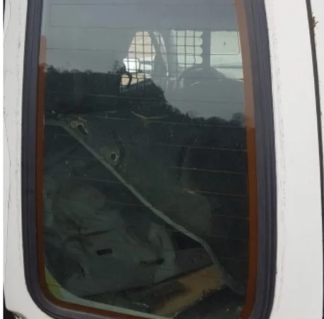 Volkswagen Caddy 2 Sağ Bagaj Camı