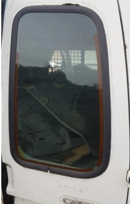 Volkswagen Caddy 2 Sağ Bagaj Camı