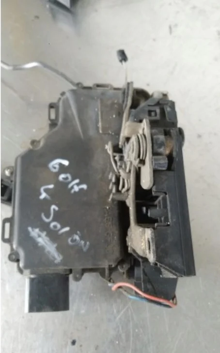 Volkswagen Golf 4 Sol Ön Kapı Kilidi