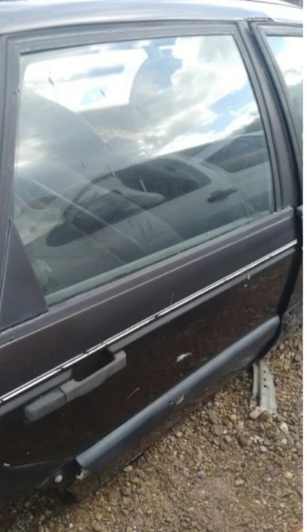 Volkswagen Passat B3 Sağ Arka Kapı