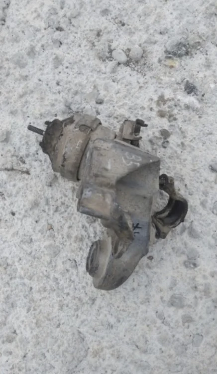 Volkswagen Passat B5 Motor Kulağı
