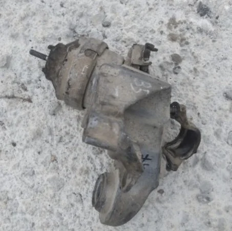 Volkswagen Passat B5 Motor Kulağı