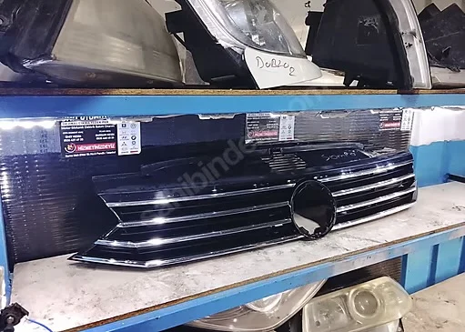 Volkswagen Passat Ön Panjur Çıkma Orijinal