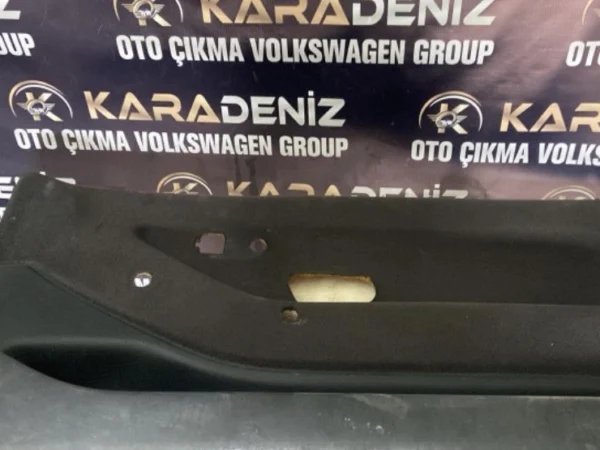 Volkswagen Polo Mk 1 Sağ Kapı Döşemesi Parça