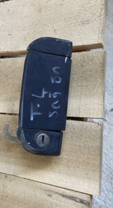 Volkswagen T4 Sağ Ön Kapı Açma Kolu Parça