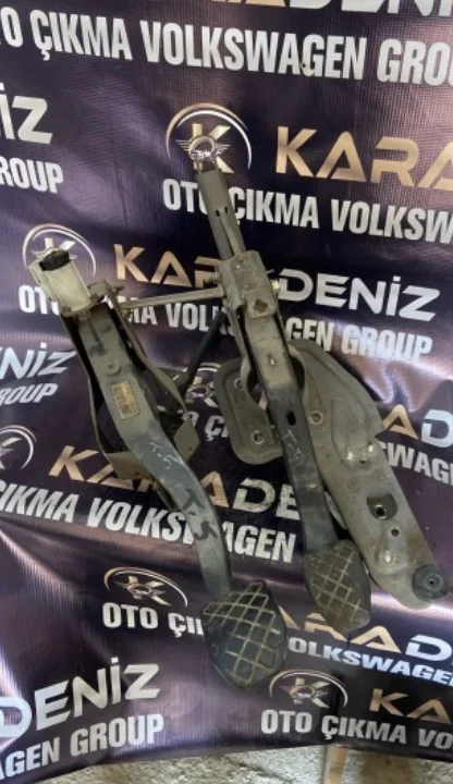 Volkswagen Transporter Debriyaj Fren Pedalı Parça