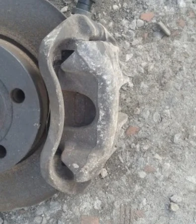 Volkswagen Transporter T4 Sağ Ön Fren Kaliperi Parça