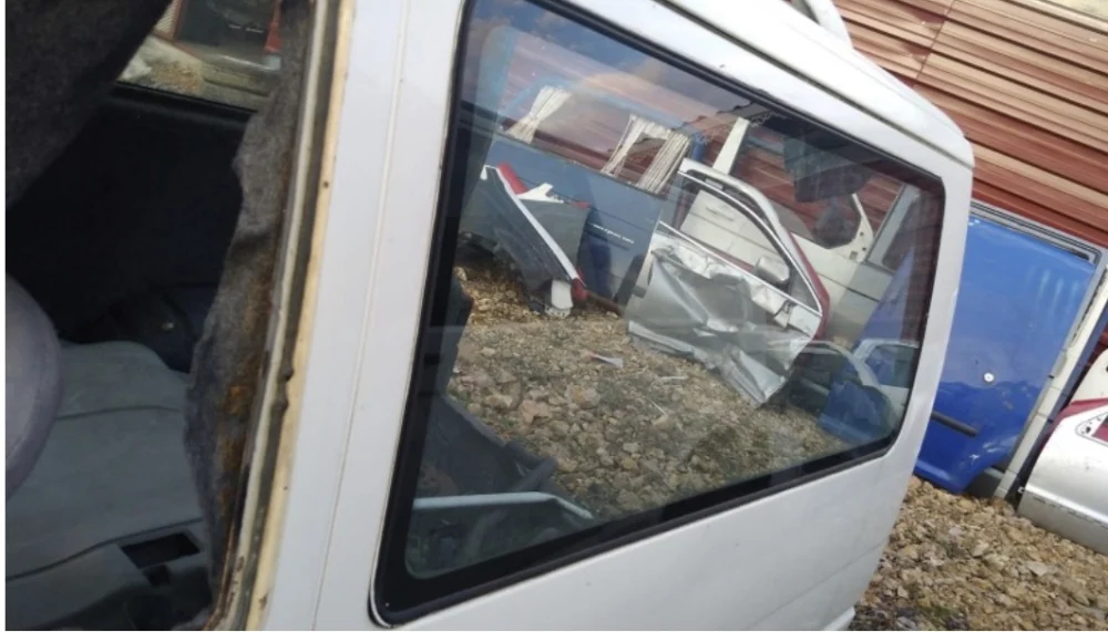 Volkswagen Transporter T4 Sol Arka Cam
