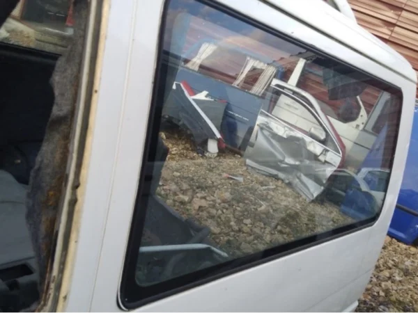 Volkswagen Transporter T4 Sol Arka Cam
