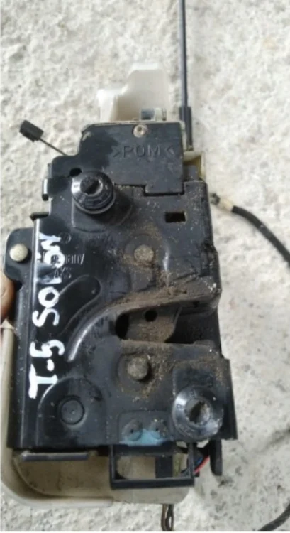 Volkswagen Transporter T5 Sol Ön Kapı Kilidi