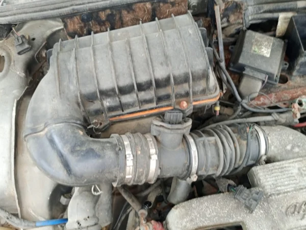Alfaromeo 146 1.6 Boxer Motor Çıkma Hava Filtre Kazanı