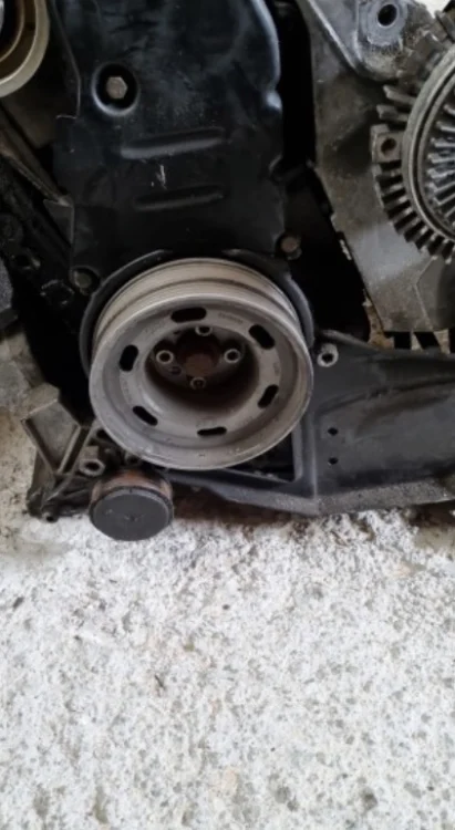 Audi A4 1.6 Krank Kasnağı