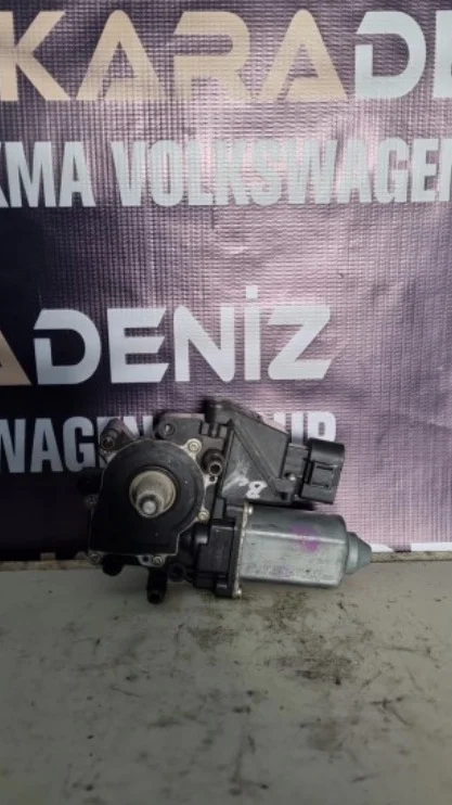 Audi A4 B5 Sol Ön Cam Motoru