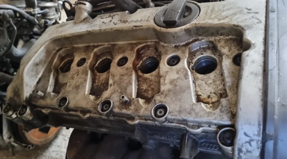 Audi A4 B6 2.0 FSI Külbütör Kapağı