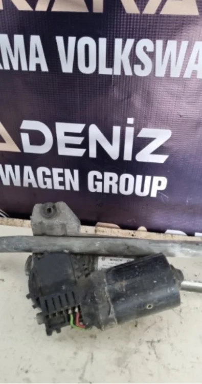 Audi A4 Silecek Motoru