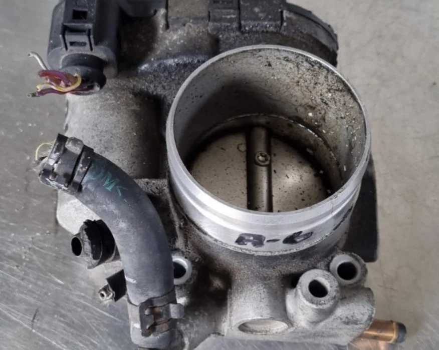 Audi A6 2.0 20V Gaz Kelebeği